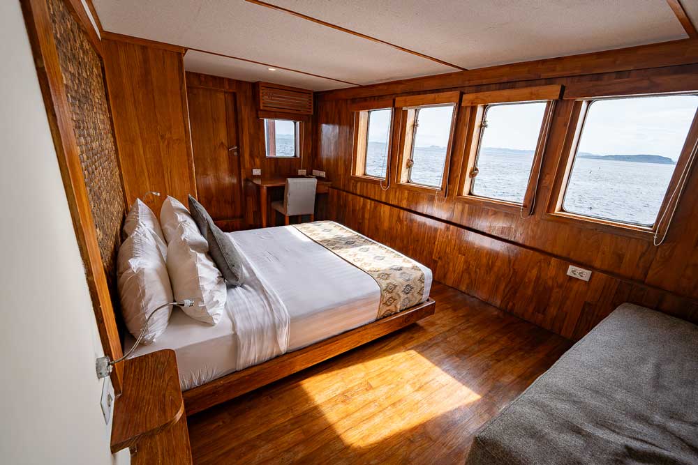 Double Cabin with Balcony aboard Komodo Sea Dragon