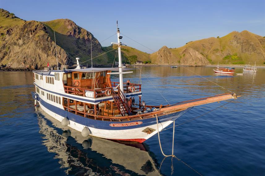 Komodo Sea Dragon liveaboard Indonesia